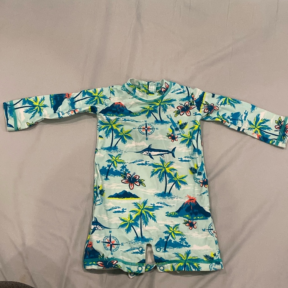 Hatley rash-guard Size 3-6m